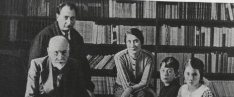 01.da sinistra l p seduto stefano pirandello olinda labroca andrea pirandello ninni pirandello 1 465x346