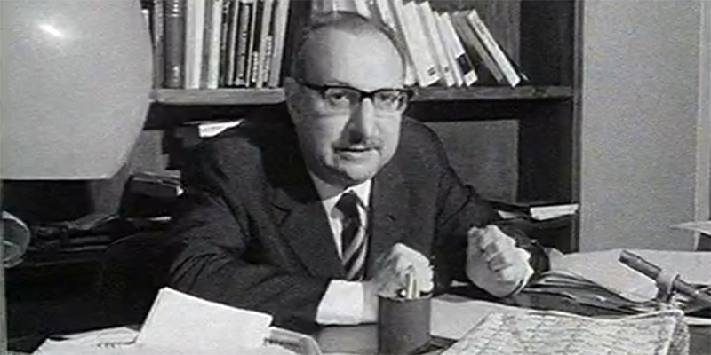 Giorgio manganelli foto scrivania